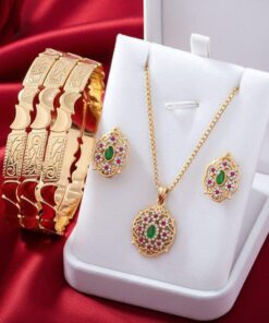 Parure Royale Dorée – Collier, Boucles & Bracelet avec Pierre Émeraude